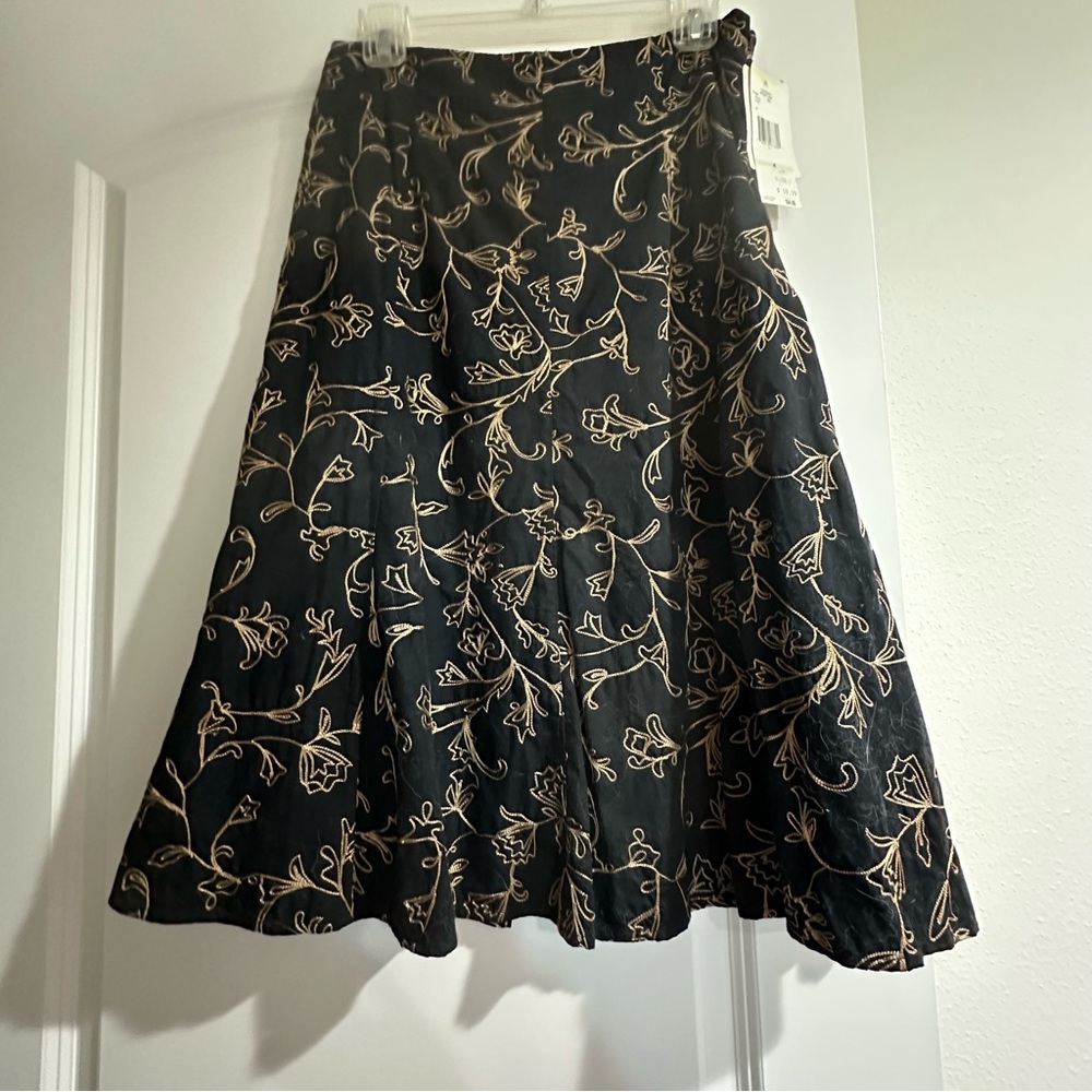 Jones New York side zip embroidery skirt